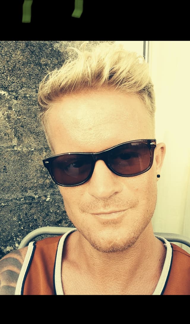 Hung Tattooed Guy OnlyFans creator