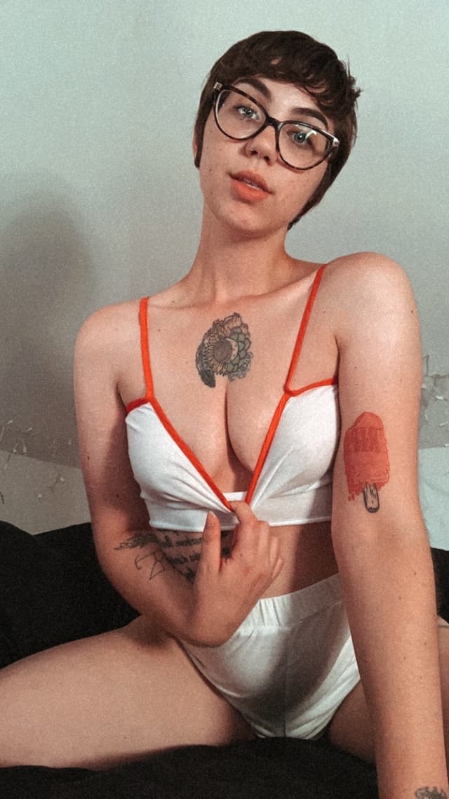 clementine OnlyFans creator