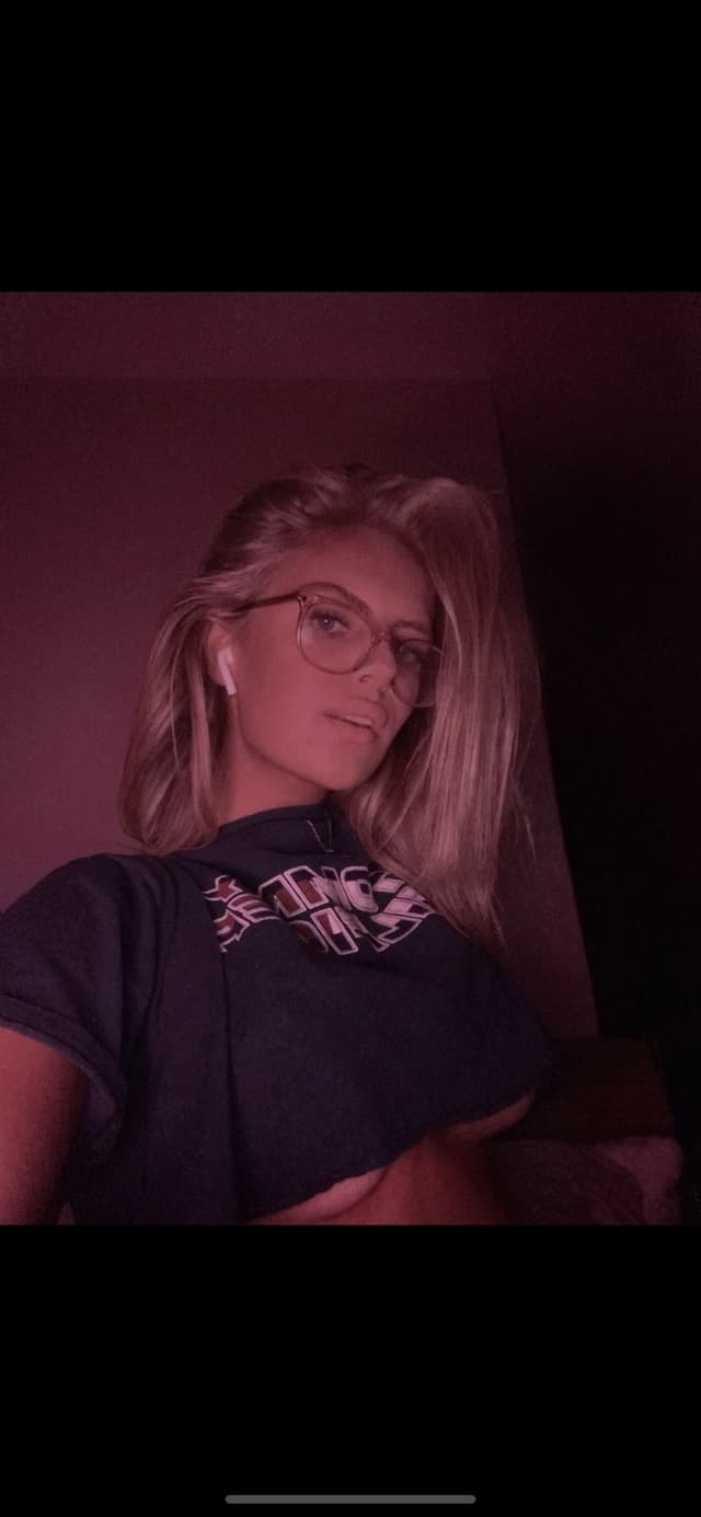 💸⛓🖤 College goddess 🖤⛓💸 OnlyFans creator