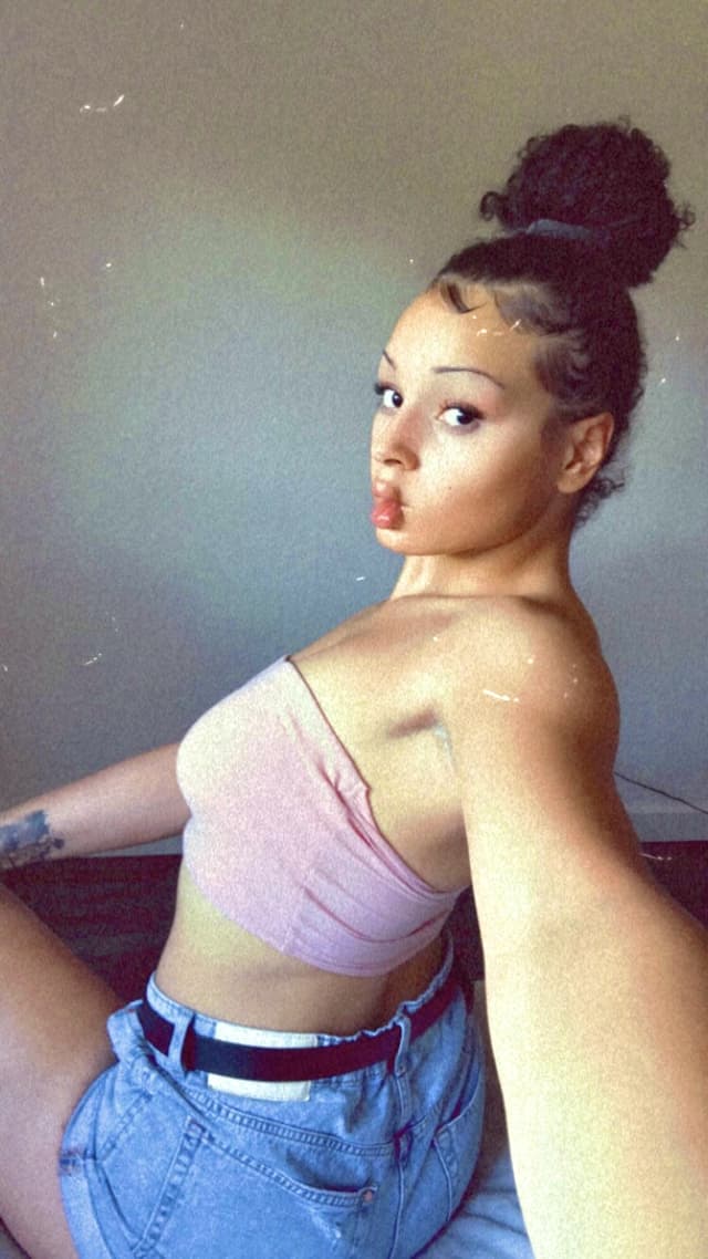 yellow n thick OnlyFans creator