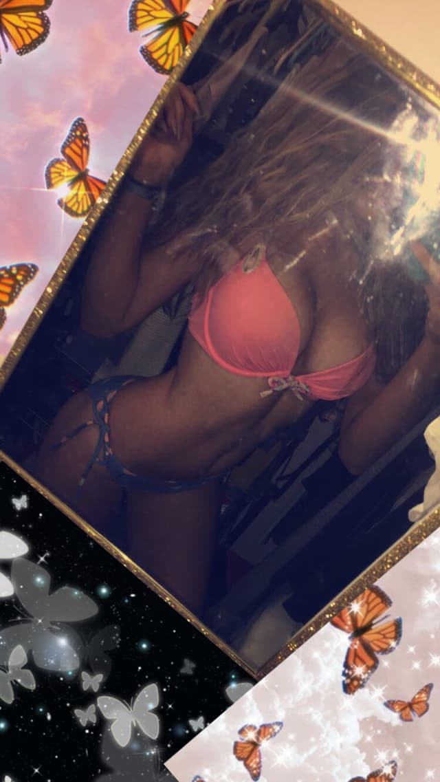 Exstellabby OnlyFans creator