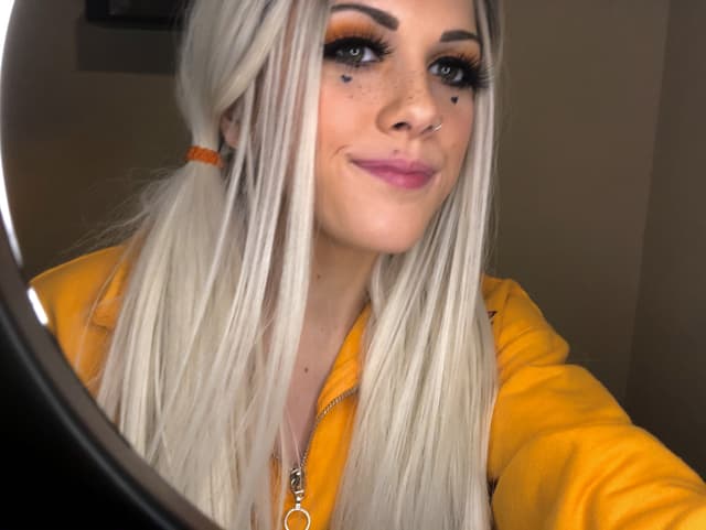 Chlo💕🎁 OnlyFans creator