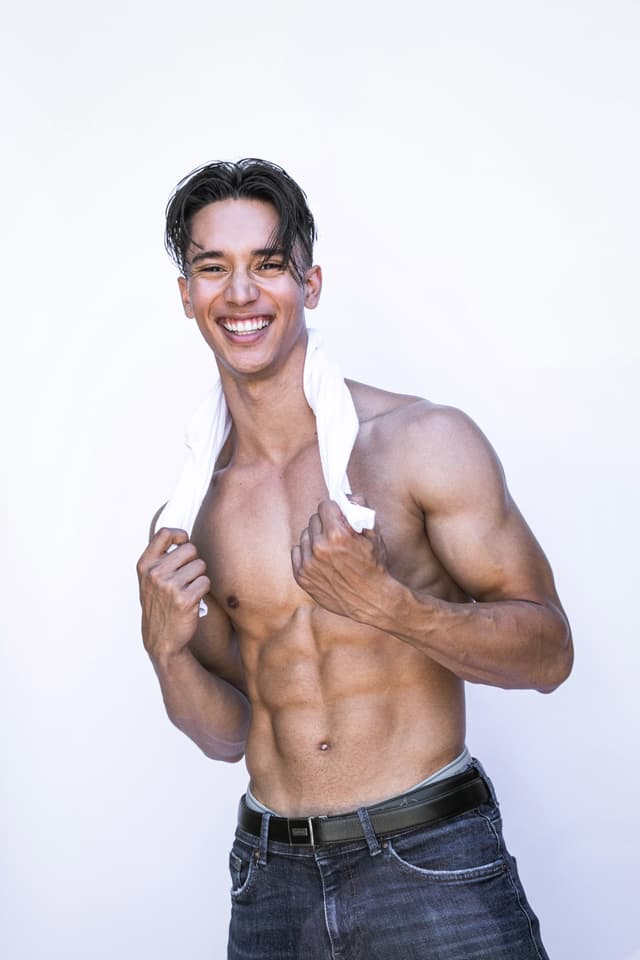 Mylow OnlyFans creator