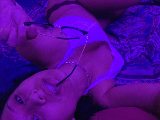 Allie May 💜 OnlyFans creator