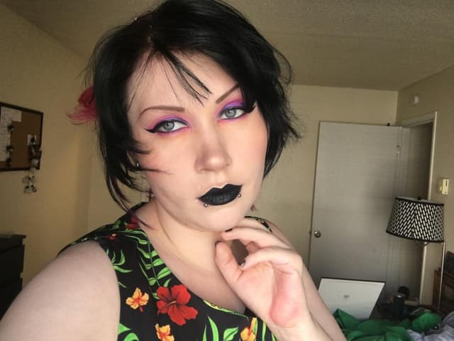 GothGirlElle OnlyFans creator