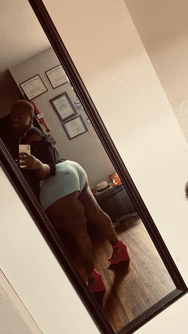 Chocolate Thunnder OnlyFans creator