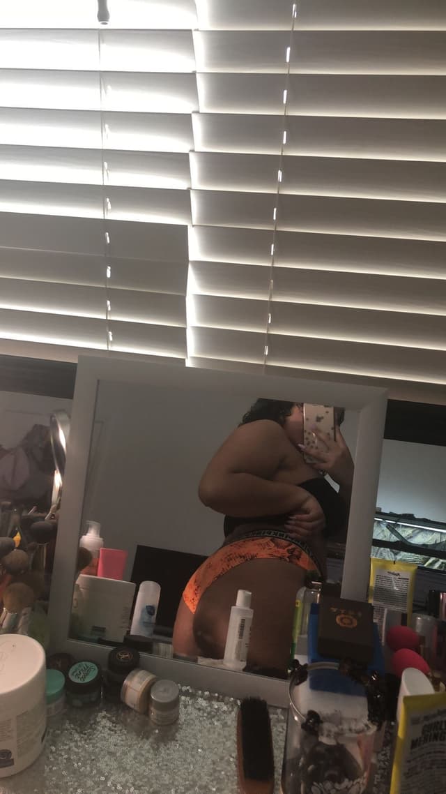 Yazzybabyyyy OnlyFans creator