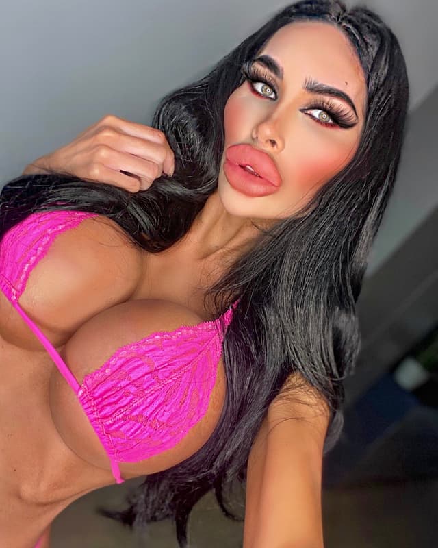 Tara Jayne OnlyFans creator