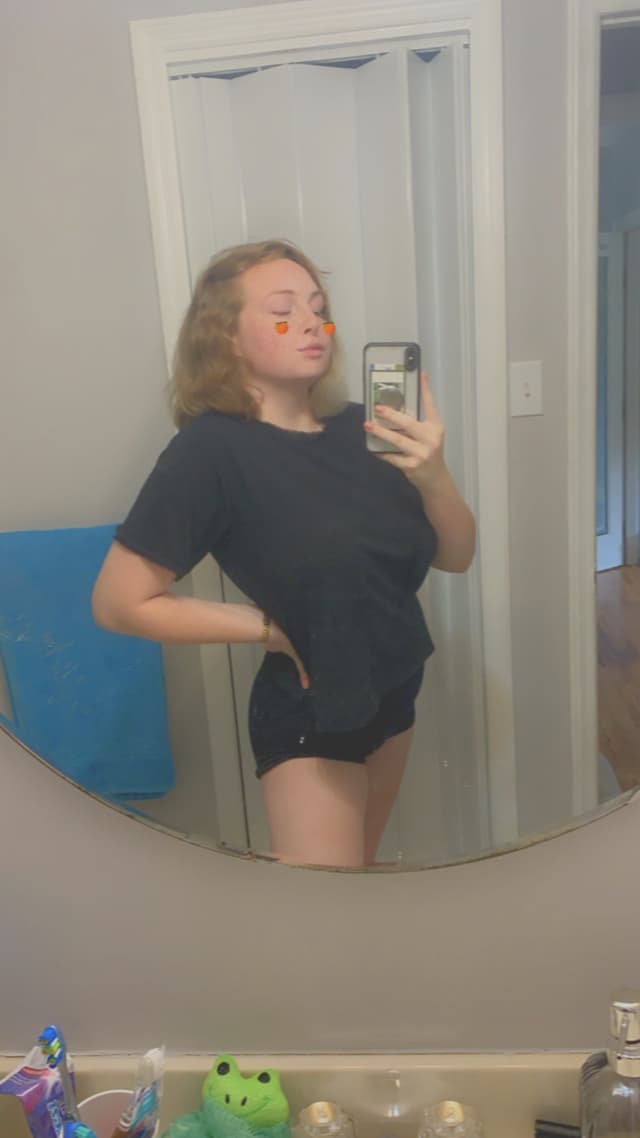 Peaches and Creme OnlyFans creator