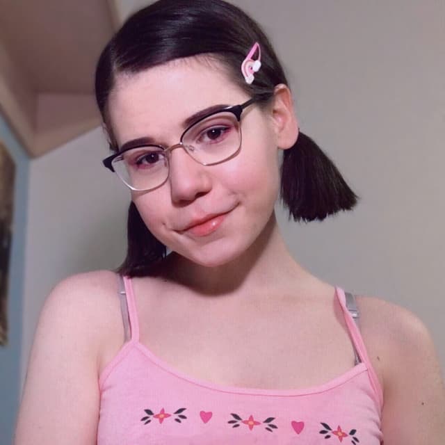 Elle 💕 OnlyFans creator