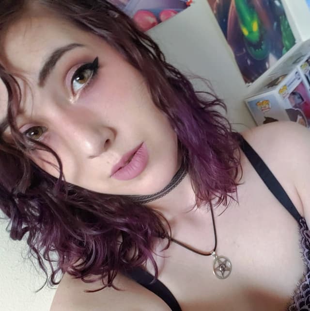 Millicent Kaye 💜 OnlyFans creator