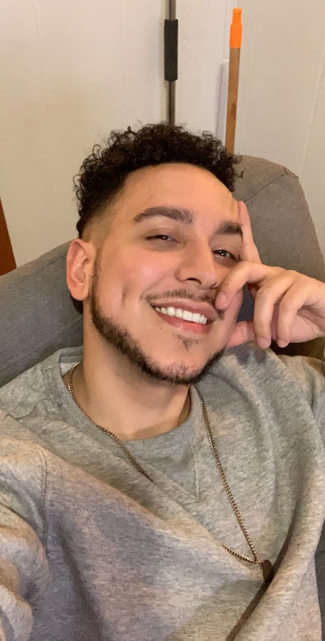 Jhonnnnyyy OnlyFans creator