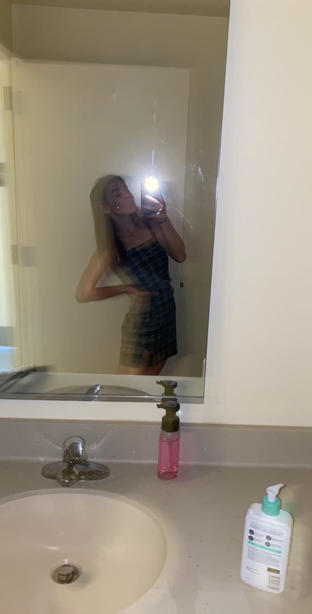 Kelly K OnlyFans creator