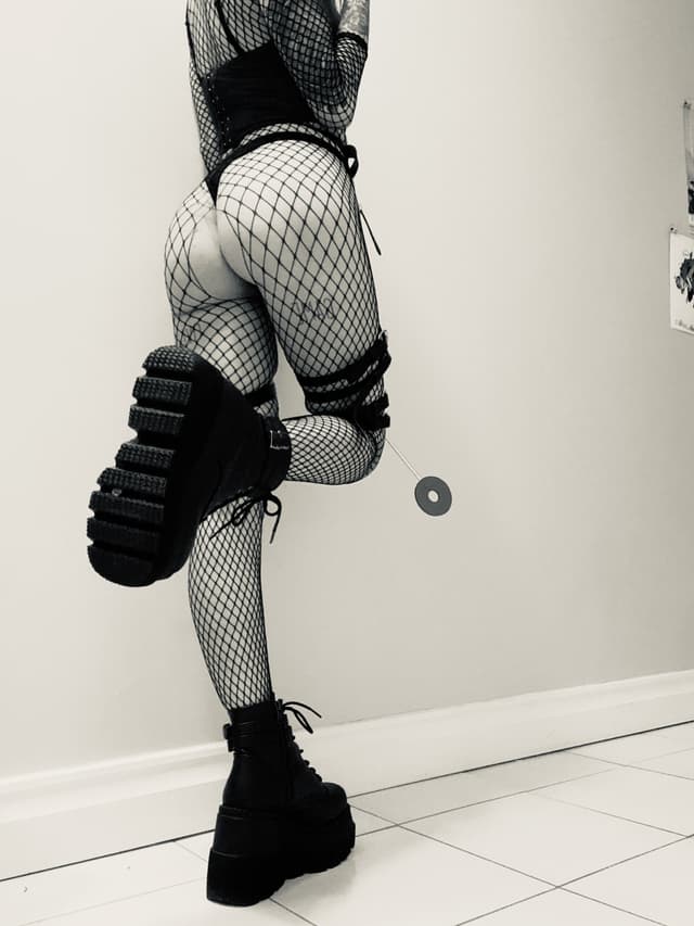 𝖏𝖔𝖘𝖎𝖊 𝖕𝖊𝖆𝖈𝖍 OnlyFans creator