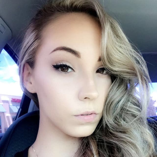 TheSashaFoxxx OnlyFans creator