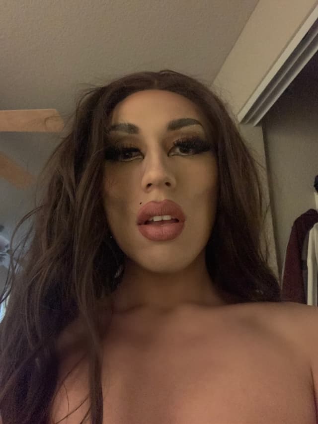 Loves 2 Love OnlyFans creator