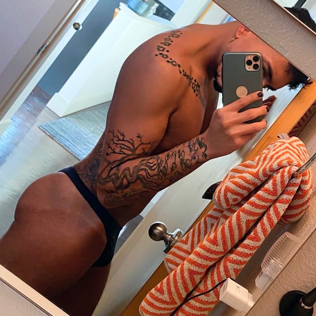 Yahir OnlyFans creator