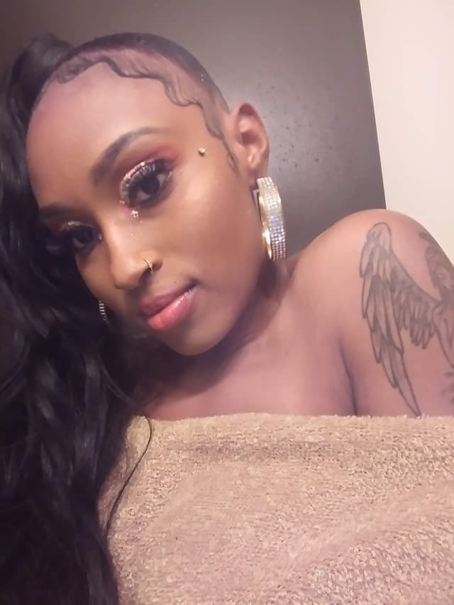 shaysmokesss OnlyFans creator