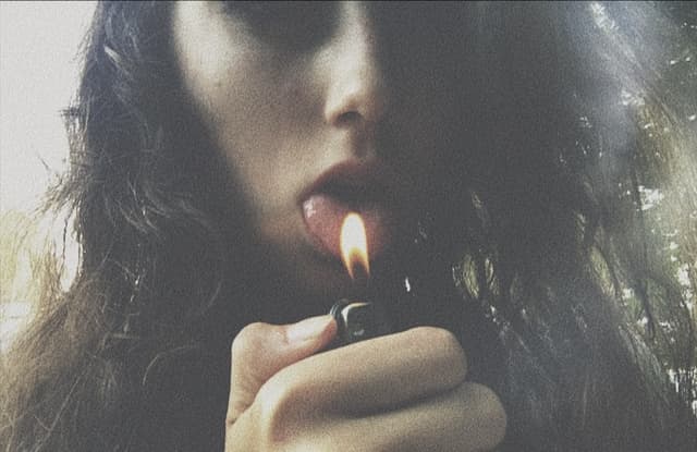 𝖕𝖔𝖔𝖗 𝖑𝖎𝖑 𝖙𝖍𝖎𝖓𝖌 🖤 OnlyFans creator