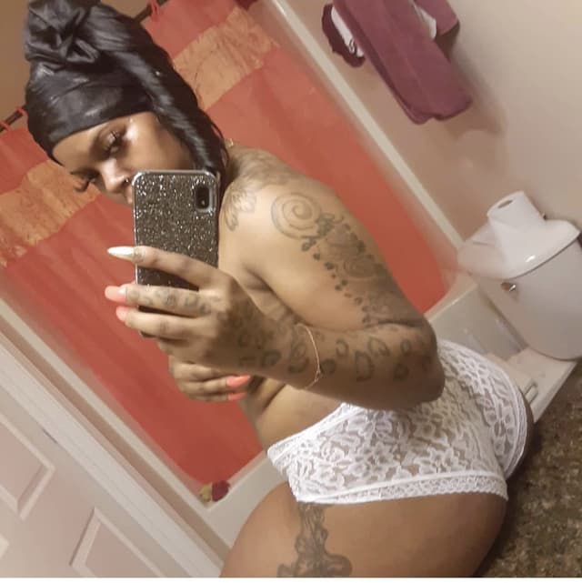 GEE REE OnlyFans creator