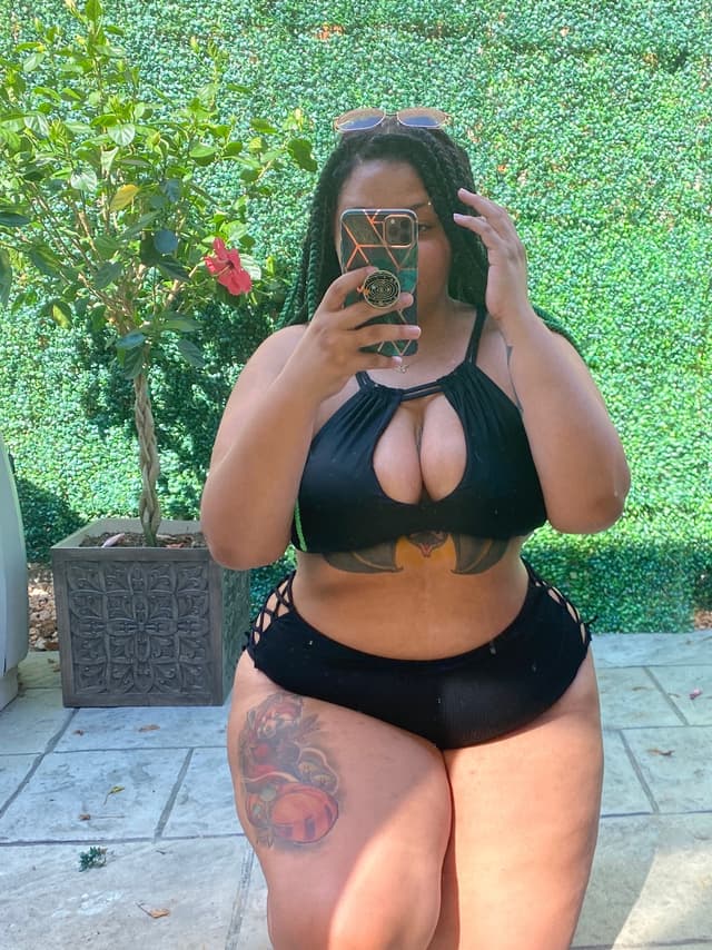 Honey Bruja OnlyFans creator