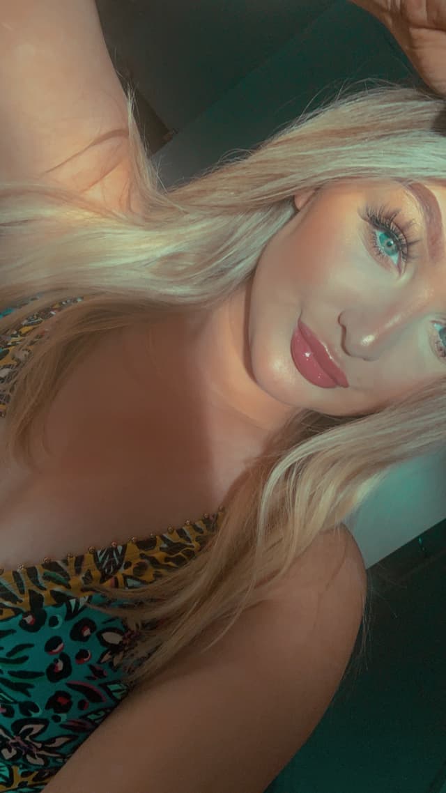 R U B Y OnlyFans creator