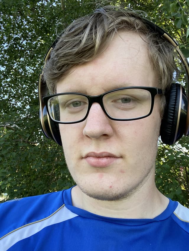 Hawkins1998 OnlyFans creator