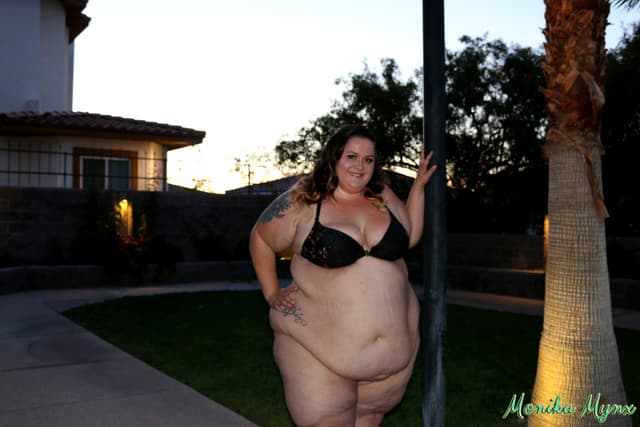 Monika Mynx OnlyFans creator