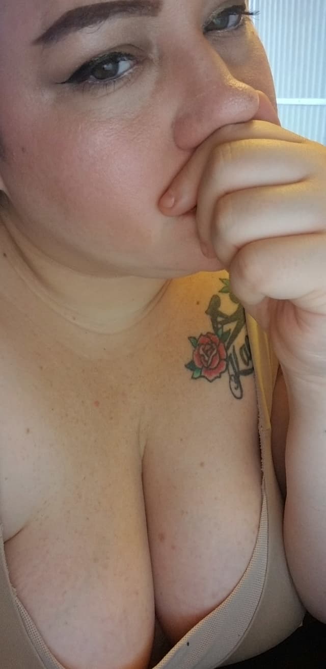 MILF Melly OnlyFans creator