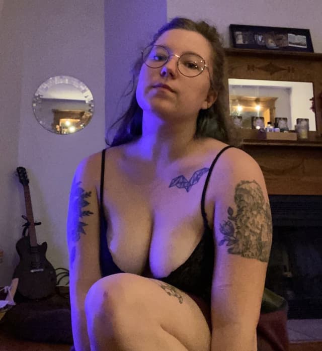 Youngvelvettt OnlyFans creator