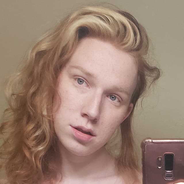 Sunny ☀ OnlyFans creator