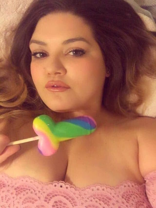 Rosaliequartzfree OnlyFans creator